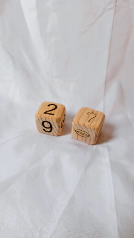 Metamie kauliņi — Sajūtu spēle